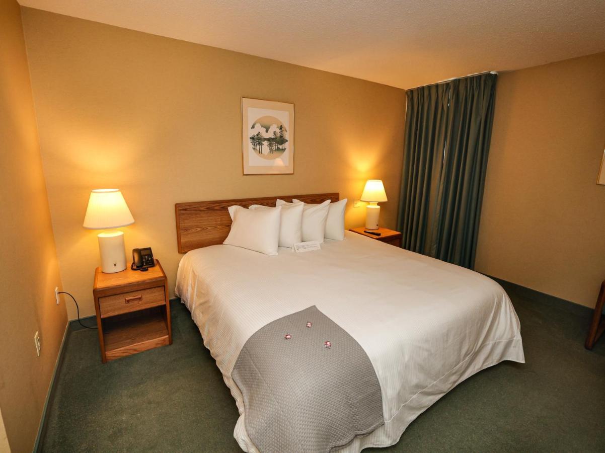The Northeastland Hotel Presque Isle Exterior photo
